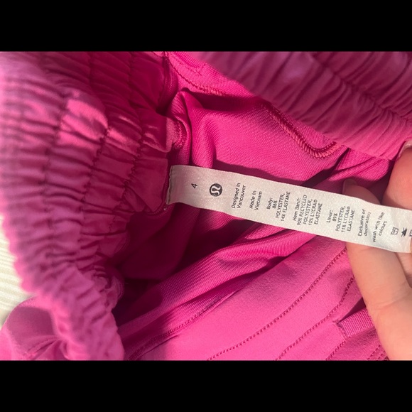 Lululemon size 4 Hotty Hot high rise shorts 4” - Picture 10 of 10